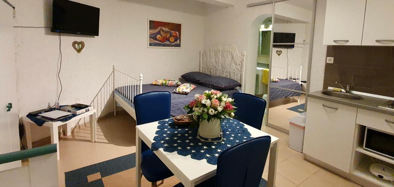 Apartments Dora Crikvenica Εξωτερικό φωτογραφία